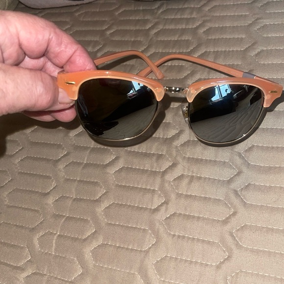 Accessories - Sunglasses new